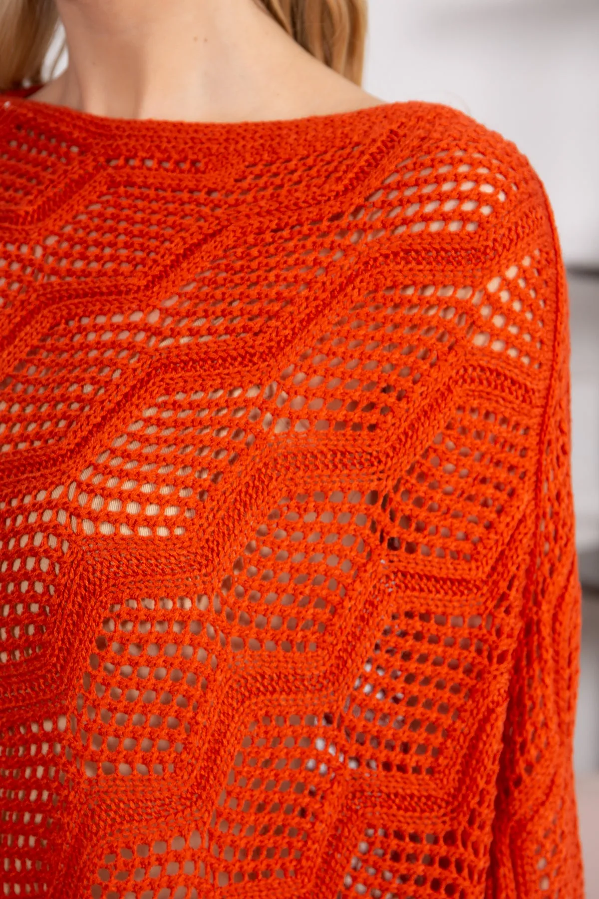 KNITTED NET WAVE PATTERN FRINGE TASSEL POCHO