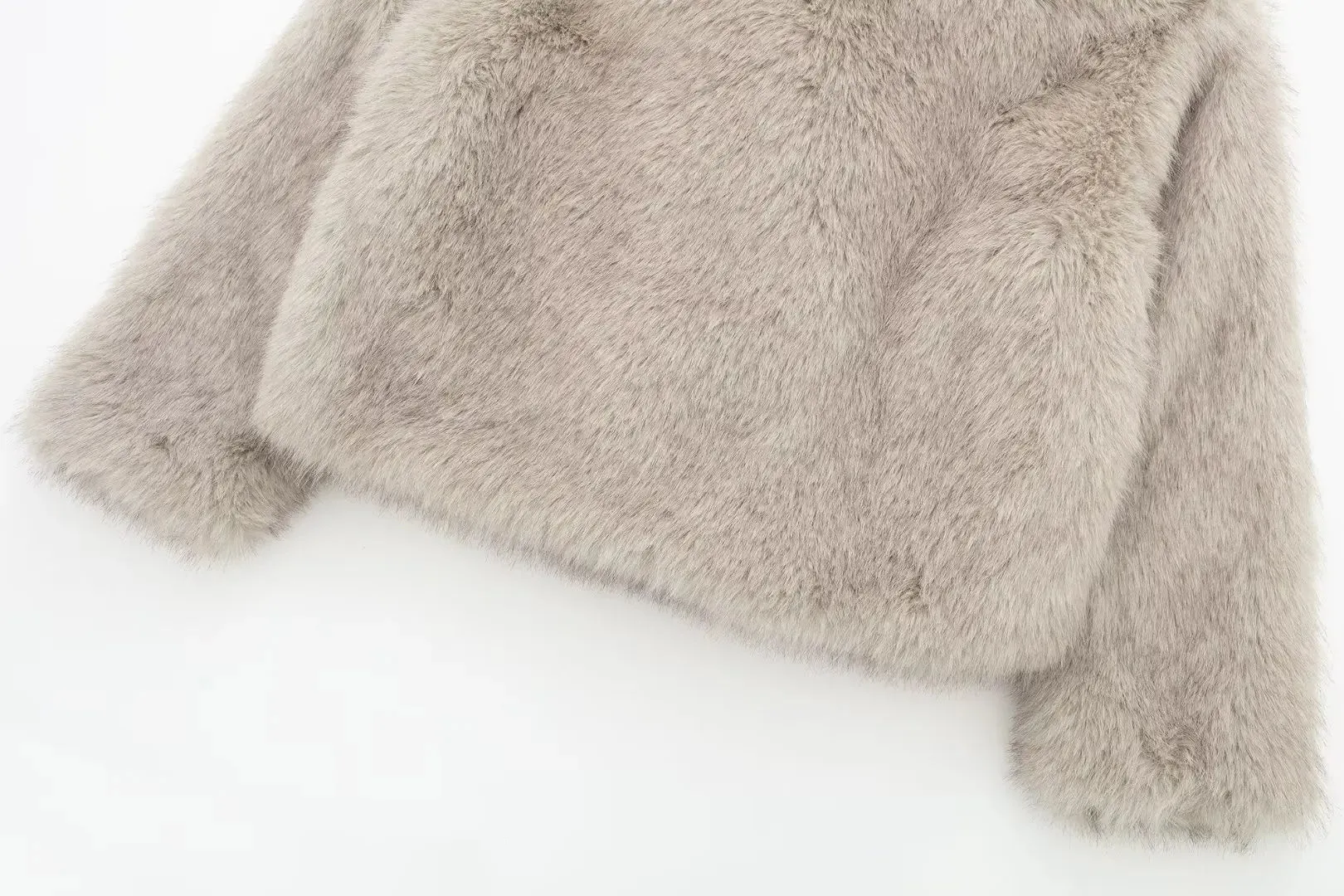 TRAFZA Frauen Winter Mode Warme Plüsch Mantel Damen Casual Drehen-unten Kragen Dicken Mantel Weibliche Tasche Langarm Kurze oberbekleidung